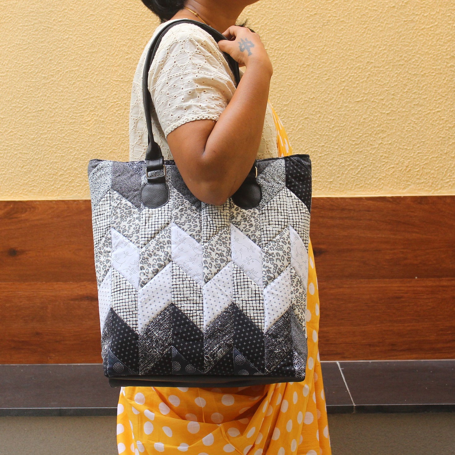 Zig zag Tote  Bag